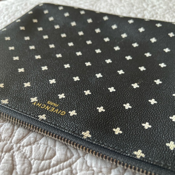 Givenchy Classic Clutch EUC - Picture 2 of 12